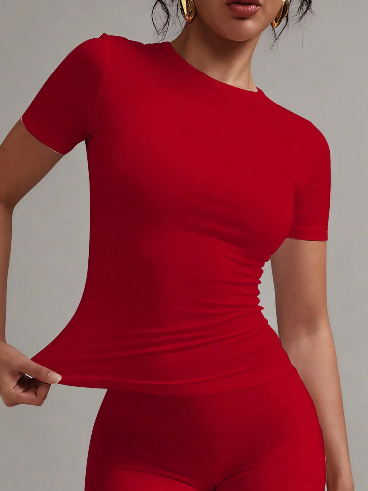 Women's White Fitted T-Shirt – Round Neck Short Sleeve Summer Top