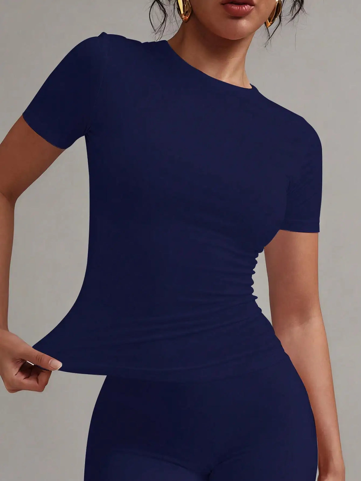 Women's White Fitted T-Shirt – Round Neck Short Sleeve Summer Top